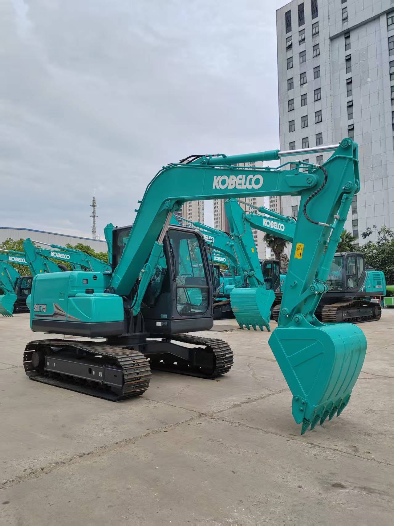 Kobelco SK75